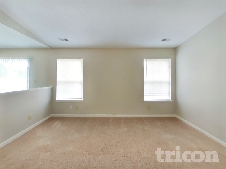 Building Photo - 7403 Grandview Dr