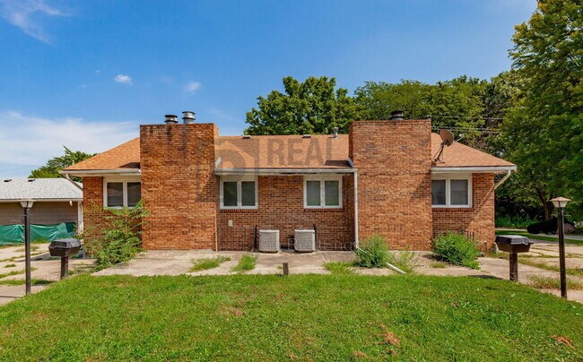 Building Photo - 1022 Williams St