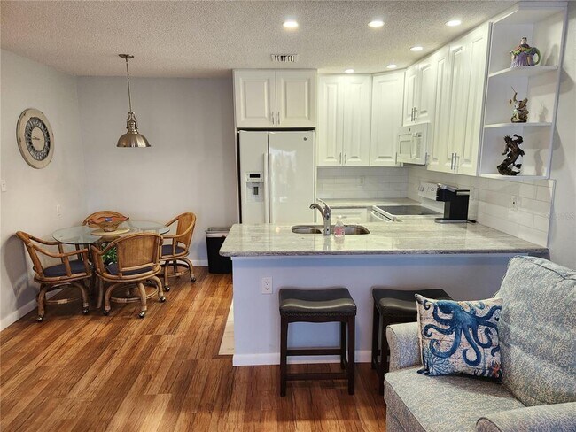 Building Photo - 4347 Tahitian Gardens Cir