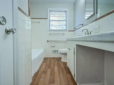 Building Photo - 429 Bel-Air Dr