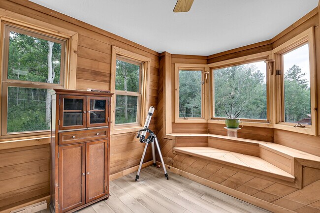 Building Photo - 204 Bristlecone Way