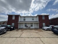 Building Photo - 196 Ryan Cir