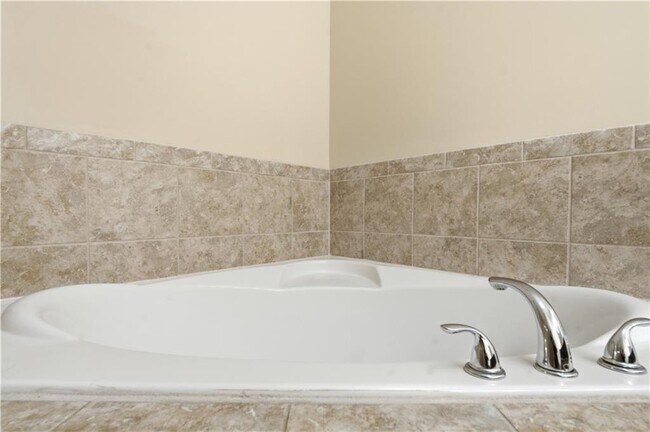 Building Photo - 2270 Tenor Ln