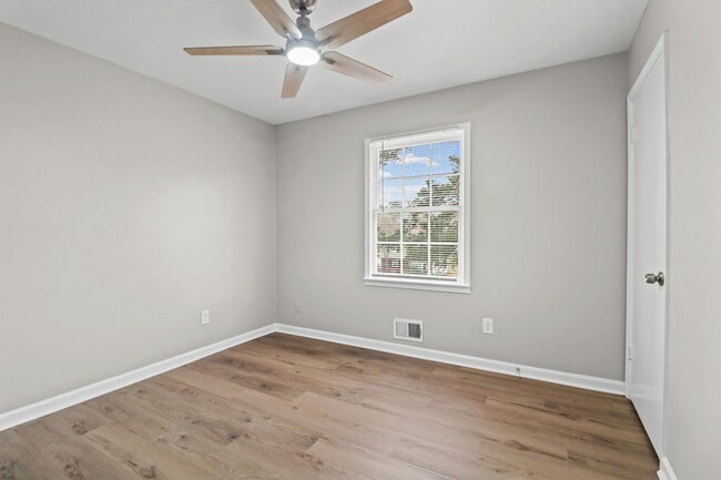 Building Photo - 1697 Spoonbill Rd