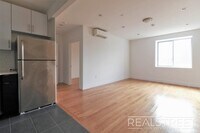 Building Photo - LUXURY 1 BED LOFT in Queens!