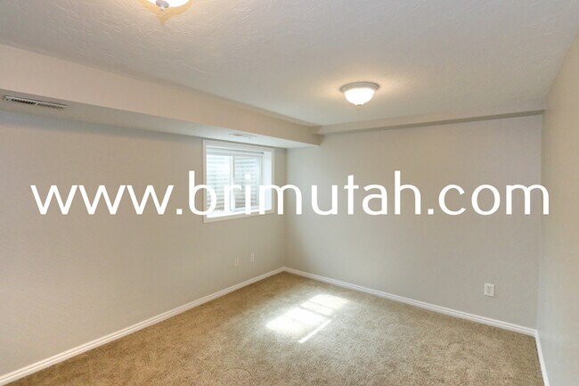 Building Photo - 3799 S 2235 E