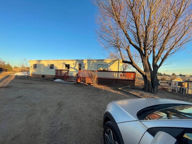 Building Photo - 5 Acre Ranch 3bed/2bth home with amazing v...