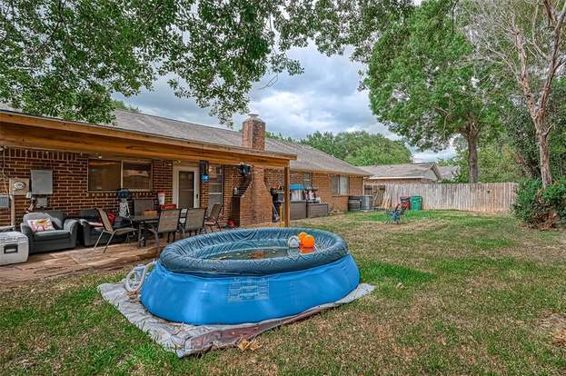 Building Photo - 21631 Park Villa Dr