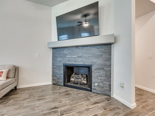 Building Photo - 2323 Arcady Ave