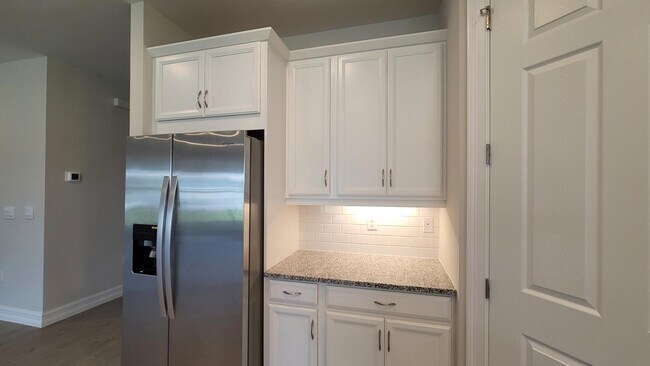 Building Photo - 3930 SW 16th Pl