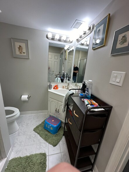 Building Photo - 13216 Chestnut Oak Dr