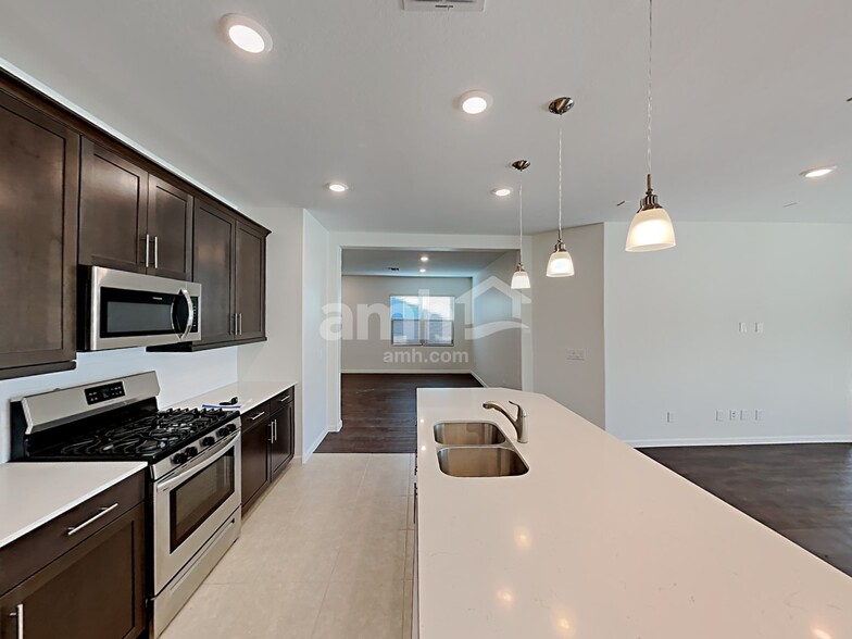 Building Photo - 431 W Organ Pipe Dr
