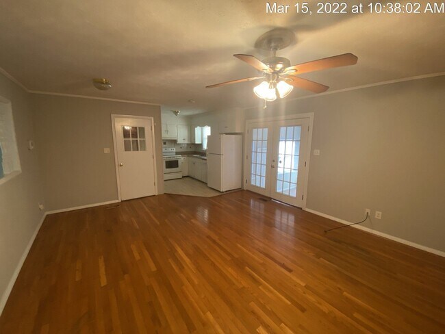 Building Photo - 144 S Ingleside Dr