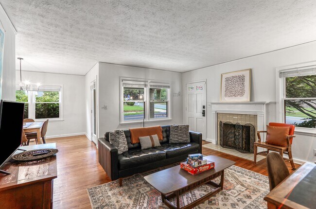 Building Photo - 2489 Semmes St