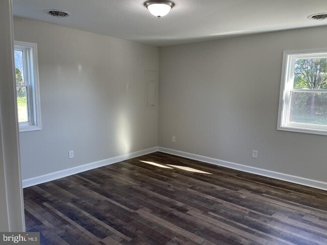 Building Photo - 1213 Old Love Point Rd