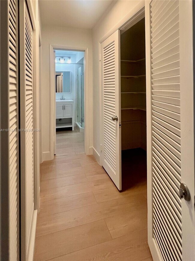 Building Photo - 195 Sunrise Dr