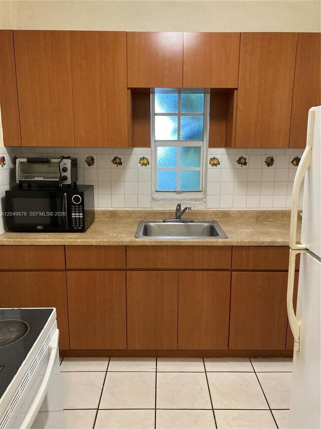 Building Photo - 822 SW 31st Ave