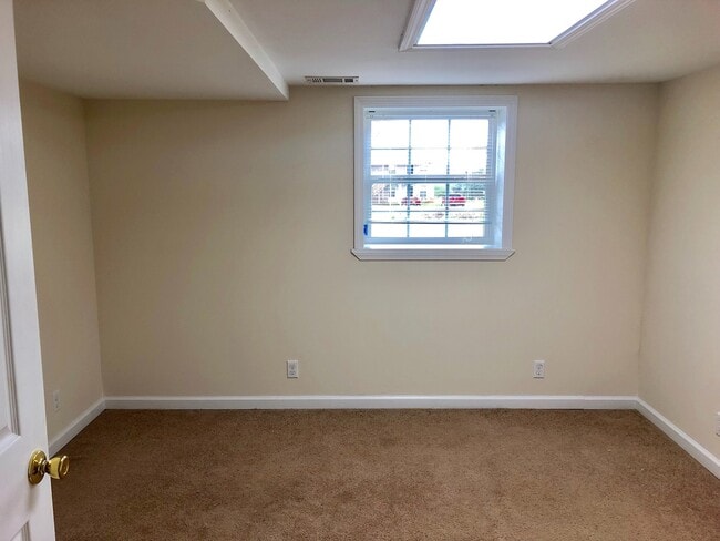 Building Photo - 109 Smith St