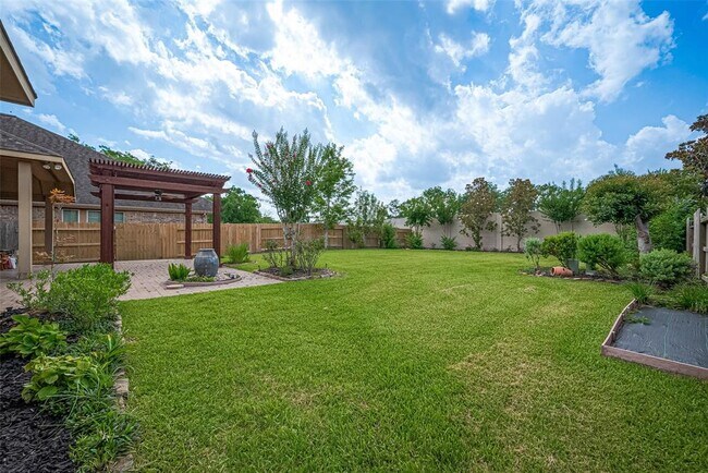 Building Photo - 19 Bear Grove Dr