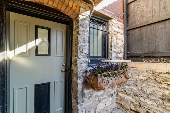 Building Photo - 4600 McPherson Ave