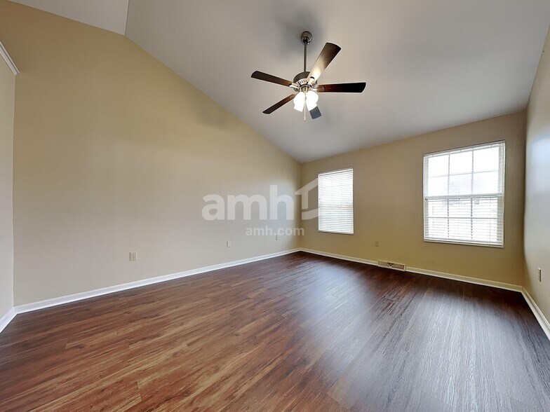 Building Photo - 2618 Spring Mill Pl