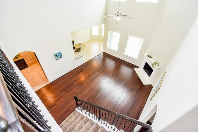 Building Photo - 13906 Manobrook Ct