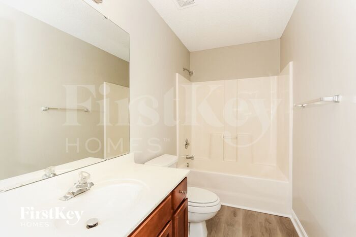 Building Photo - 2217 Thorn Crest Dr