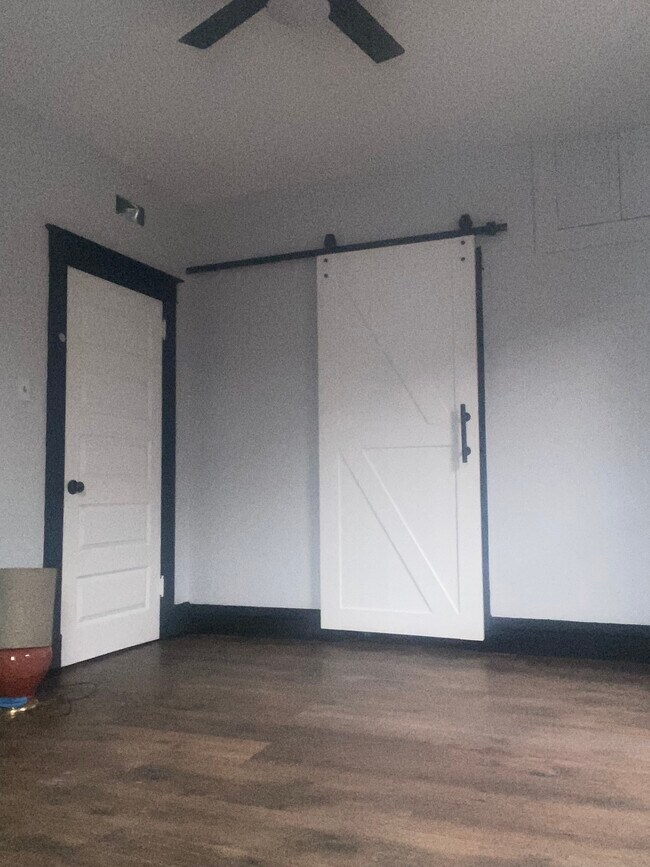 Primary Photo - 3531 Michigan Ave