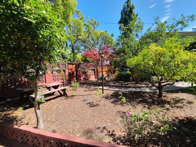 Building Photo - The Casita