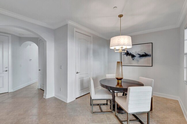 Building Photo - 5585 NE Trieste Way