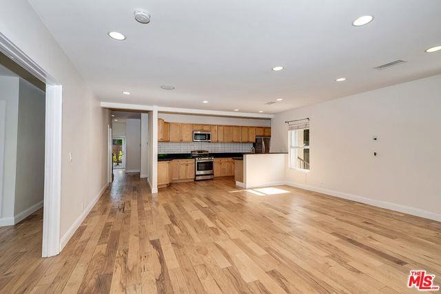 Building Photo - 15242 La Maida St