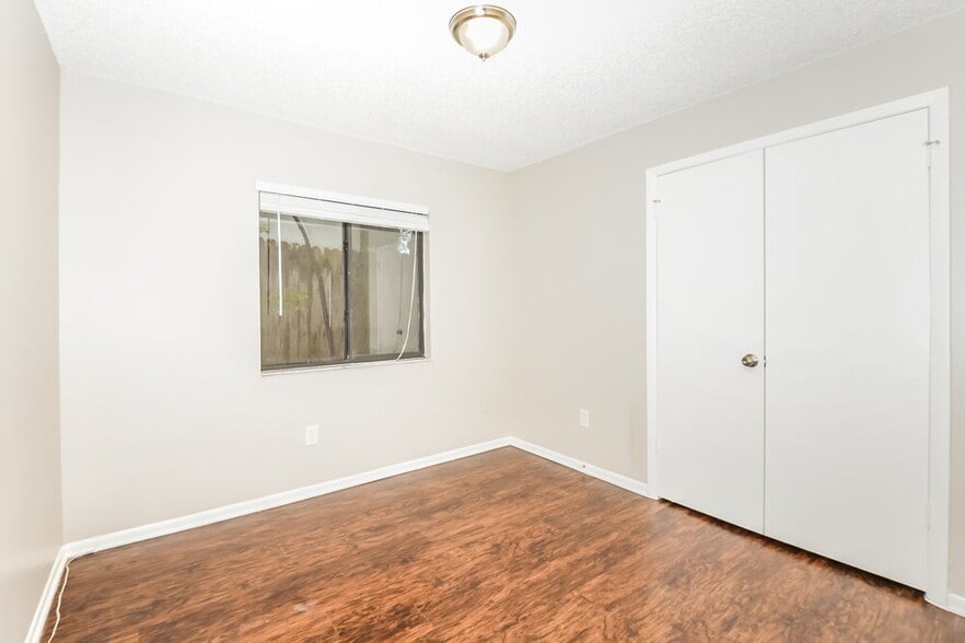 Building Photo - 534 S Sundance Dr