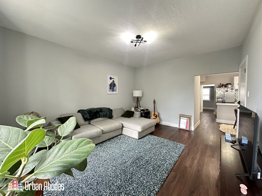 Building Photo - 1721 N Mozart St