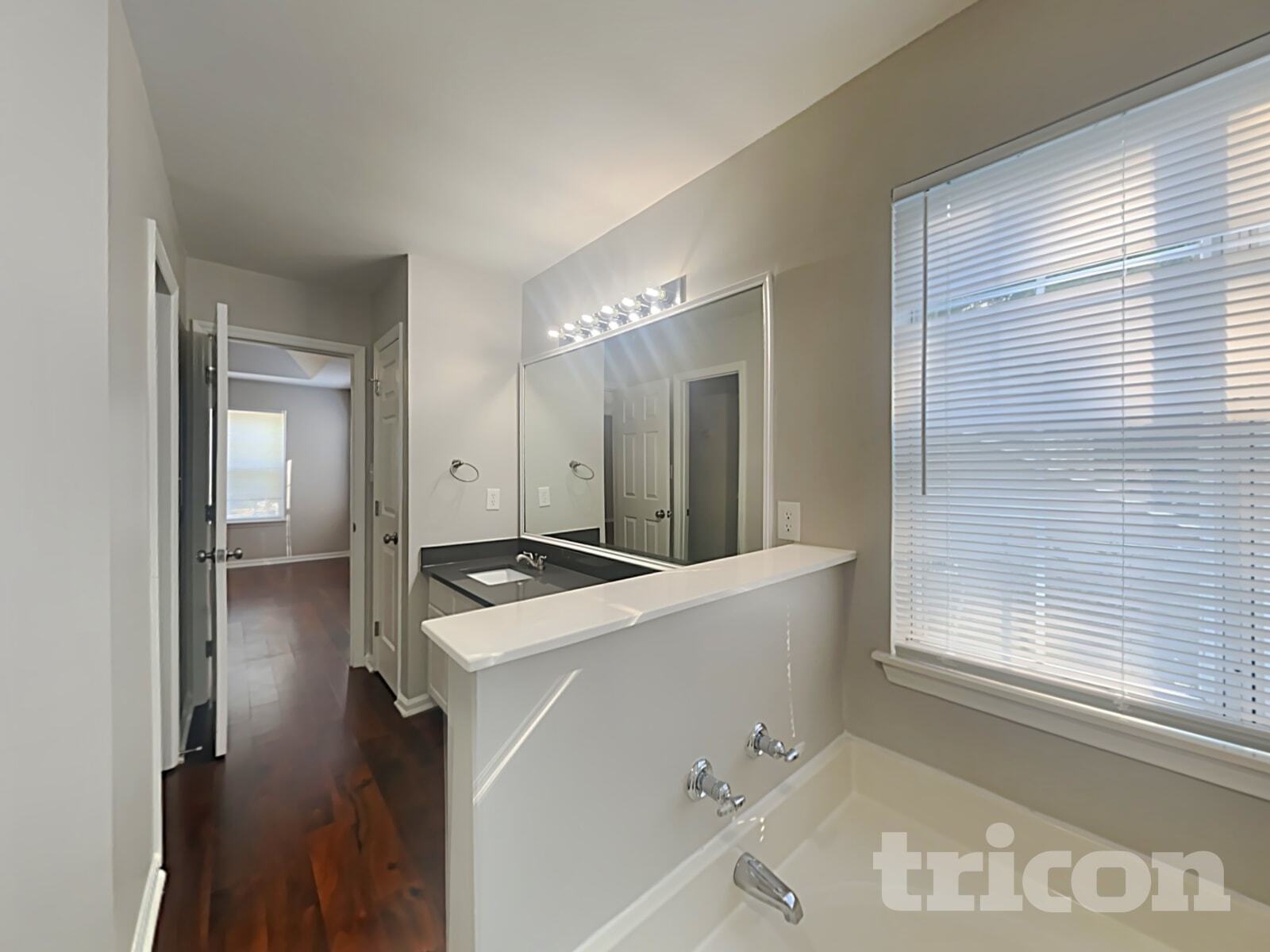 Building Photo - 404 Marcella Dr