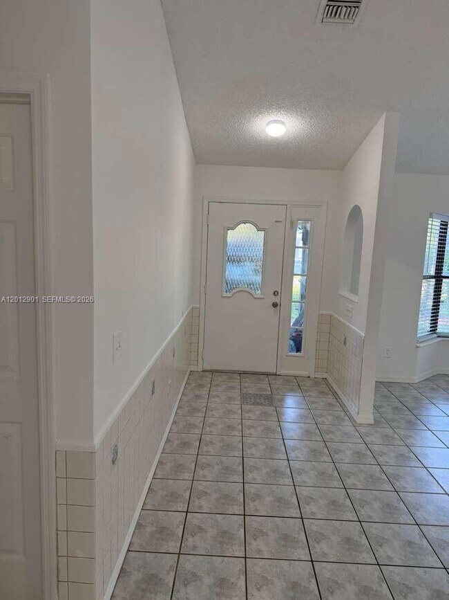 Building Photo - 7403 Winter Garden Pkwy