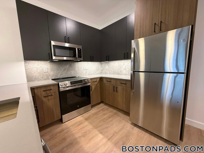 Building Photo - 199 Gardner St