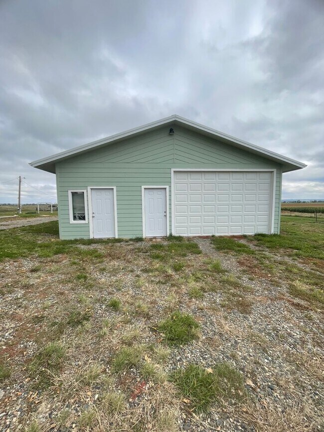 Building Photo - 7141 12 Mile Rd