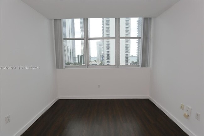 Building Photo - 2200 NE 4th Ave