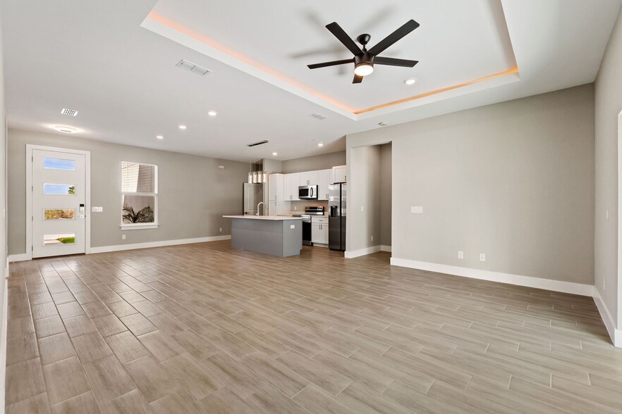 Building Photo - 53 Redwood Ct