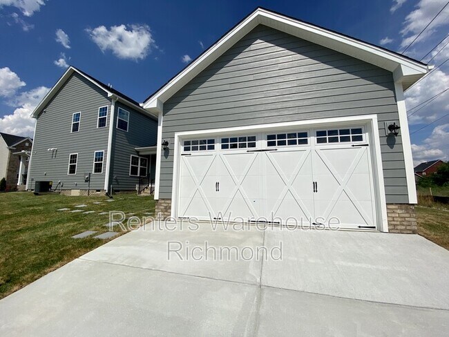 Building Photo - 4701 Mnr Xing Pl.