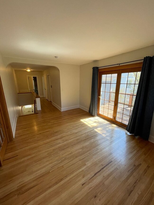 Building Photo - Available Sept 6! - Beautiful 4 Bed 3 Bath