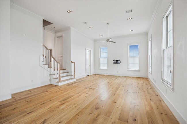 Building Photo - 1352 Kent Grv Pl
