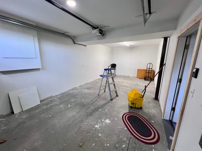 Building Photo - 49 Neal Hill Rd