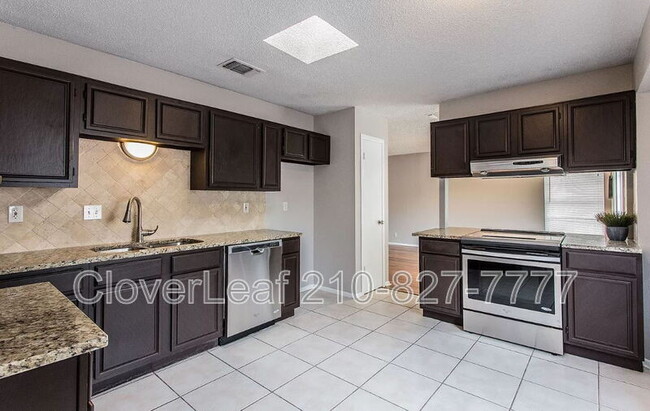 Building Photo - 4961 Champlain Dr