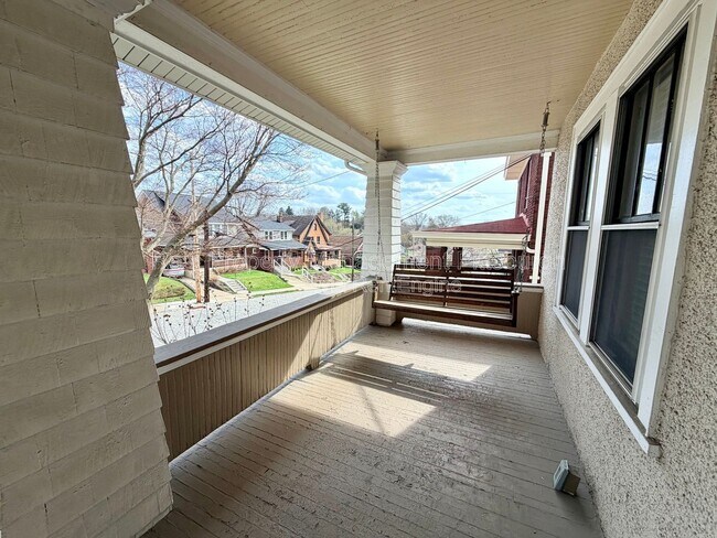 Building Photo - 1818 Kleber St