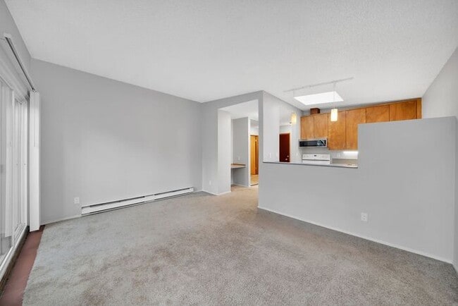 Building Photo - Lair Hill is offering a 1bed/1bath!! Get i...