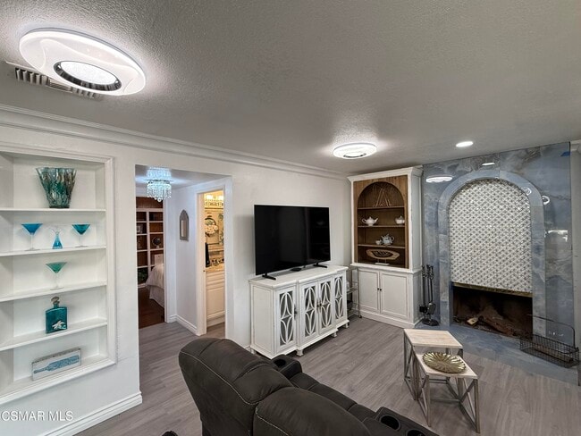 Building Photo - 379 S Greenway Ave