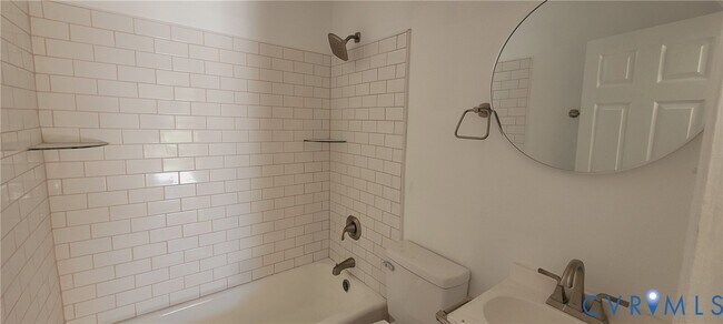 Building Photo - 315 St Mark St