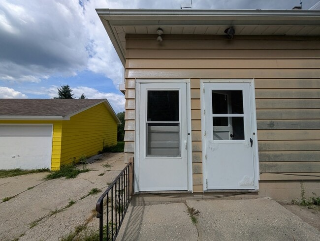 Building Photo - N3130 WI-32