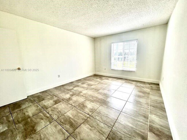 Building Photo - 4920 NW 79th Ave